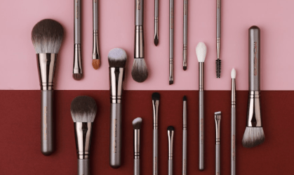 Para nunca mais errar na make: guia prático de pincéis para maquiagem