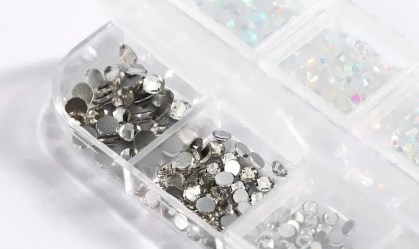 Strass para maquiagem