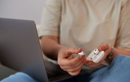 Dois fones com o mesmo recurso podem soar mundos diferentes, entenda